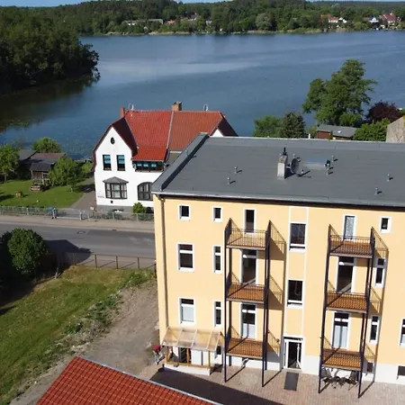 Alt-berliner Schwanenhof Eg Links Lychen