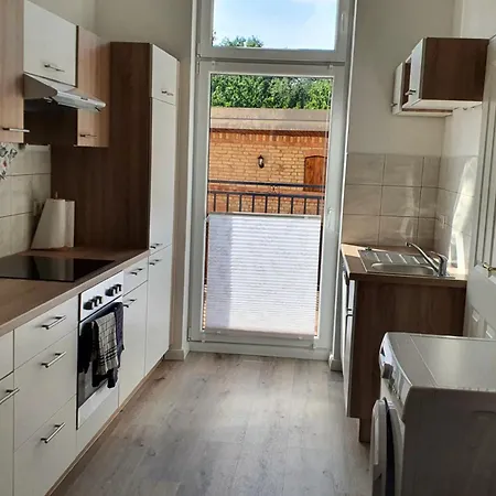 Alt-berliner Schwanenhof Eg Links