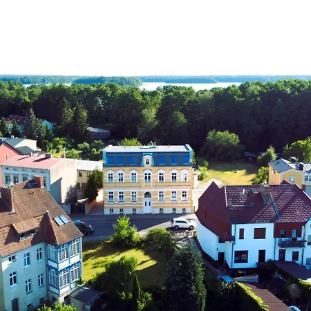 Alt-berliner Schwanenhof Eg Links * Lychen