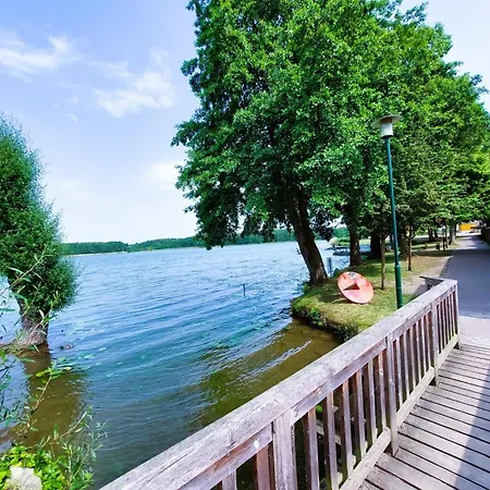 Alt-berliner Schwanenhof Eg Links *