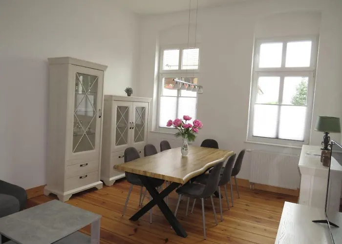 Lägenhet Alt-berliner Schwanenhof Eg Links Lychen